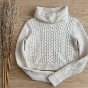 Club Monaco | Lambswool Cropped Turtleneck Sweater | Size Small